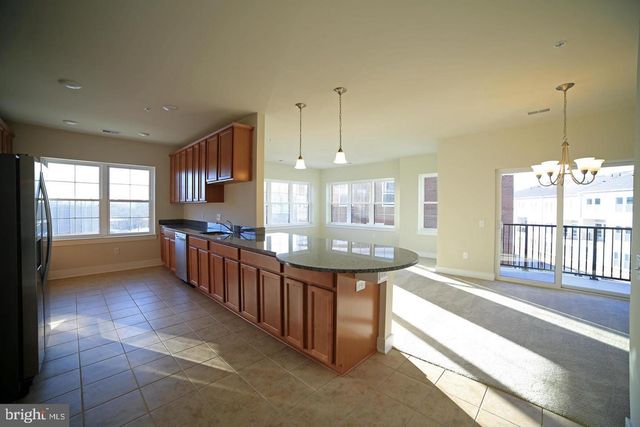 9521 BASTILLE ST #305, Fairfax, VA 22031