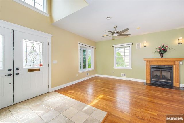 12-31 Roosevelt Place, Fair Lawn, NJ 07410