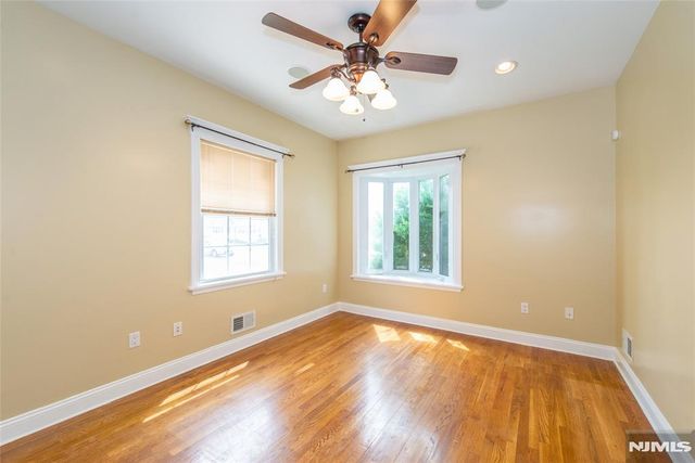 12-31 Roosevelt Place, Fair Lawn, NJ 07410