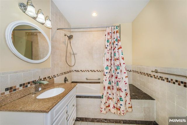 12-31 Roosevelt Place, Fair Lawn, NJ 07410