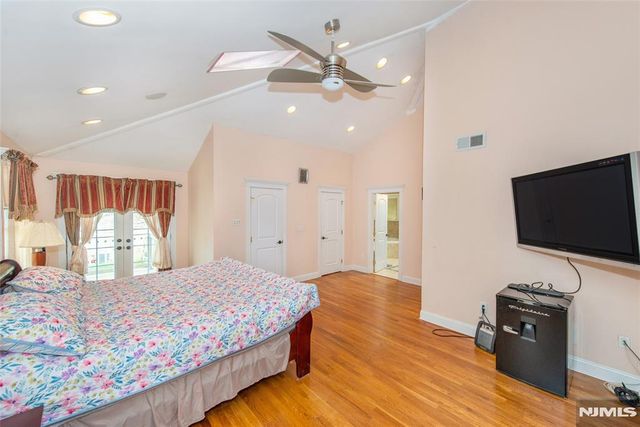 12-31 Roosevelt Place, Fair Lawn, NJ 07410