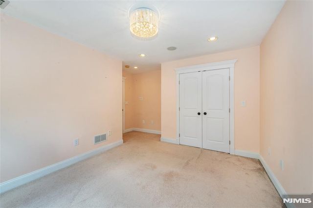 12-31 Roosevelt Place, Fair Lawn, NJ 07410