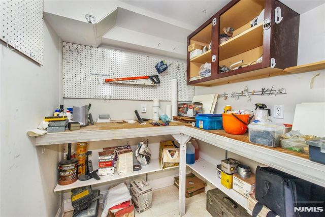 12-31 Roosevelt Place, Fair Lawn, NJ 07410