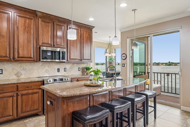 401 E Pearl Street 2201, Granbury, TX 76048