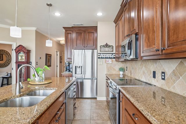 401 E Pearl Street 2201, Granbury, TX 76048