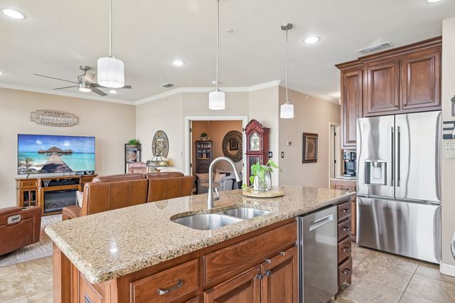 401 E Pearl Street 2201, Granbury, TX 76048