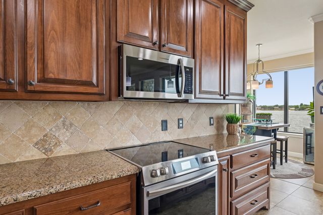 401 E Pearl Street 2201, Granbury, TX 76048