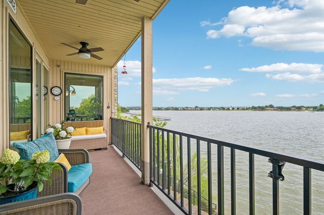 401 E Pearl Street 2201, Granbury, TX 76048