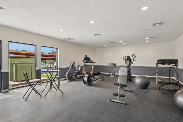 401 E Pearl Street 2201, Granbury, TX 76048