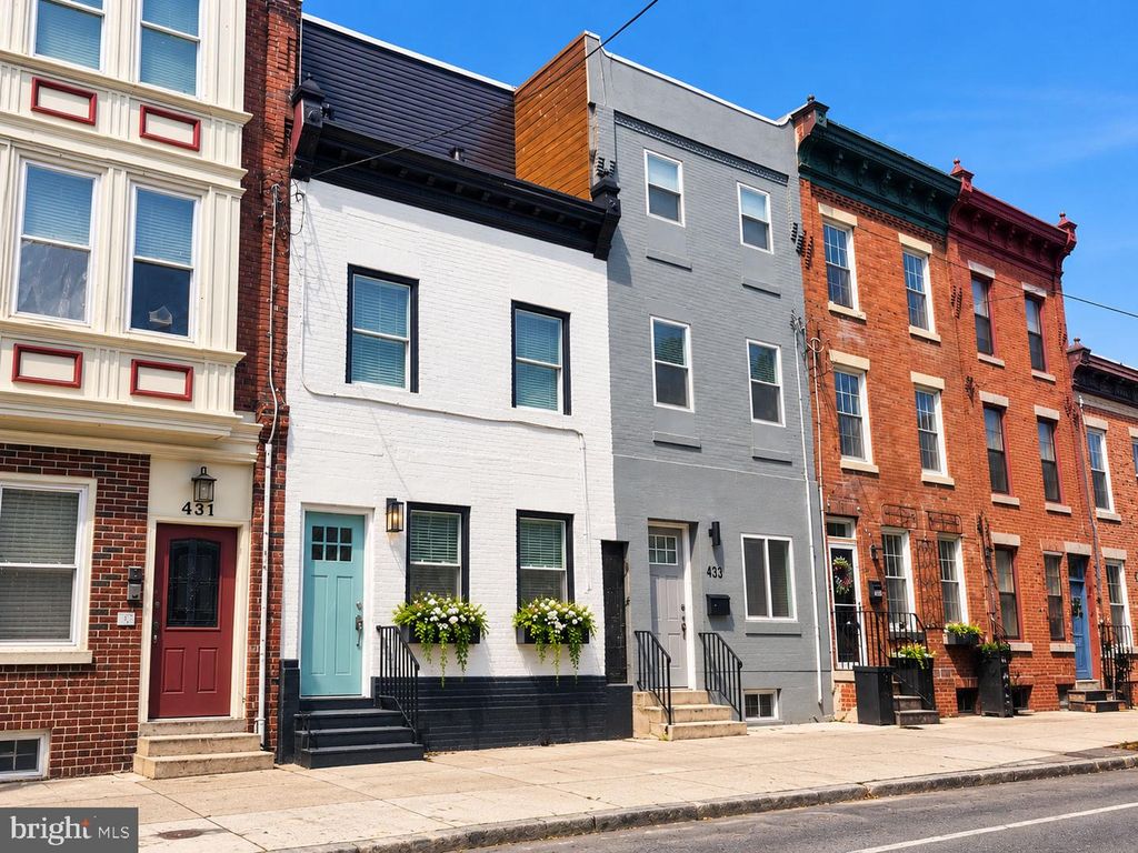 429 TASKER ST, PHILADELPHIA, PA 19148 — exterior