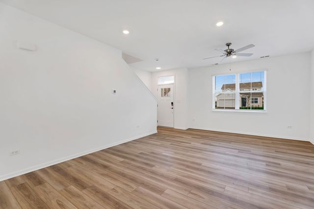 471 E 127th Place, Crown Point, IN 46307