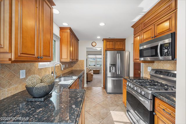 12 Pemberton Drive, Matawan, NJ 07747