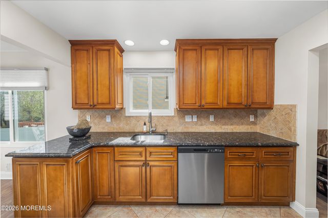 12 Pemberton Drive, Matawan, NJ 07747