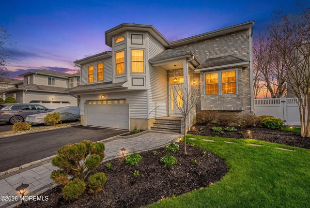 12 Pemberton Drive, Matawan, NJ 07747