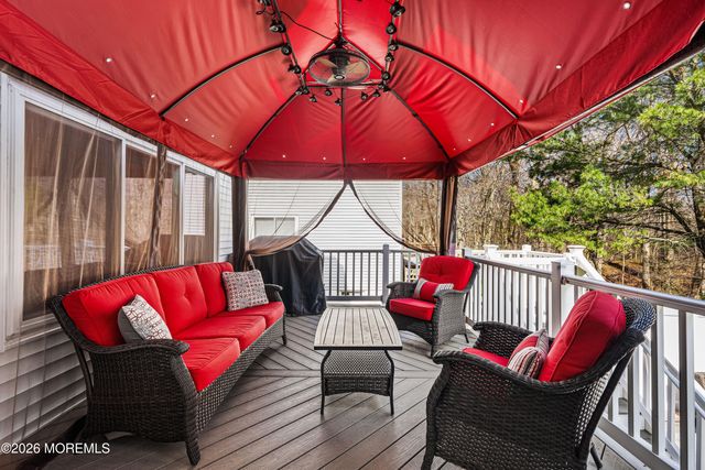 12 Pemberton Drive, Matawan, NJ 07747