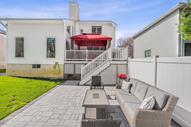 12 Pemberton Drive, Matawan, NJ 07747