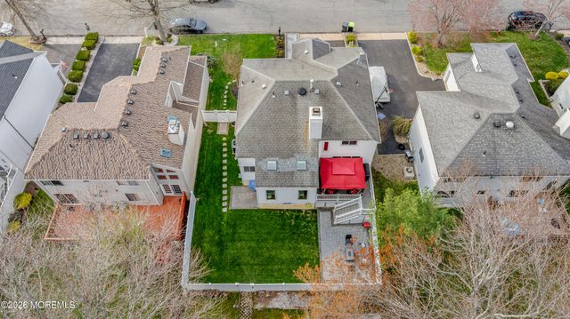 12 Pemberton Drive, Matawan, NJ 07747