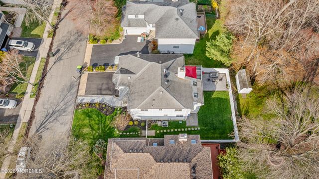 12 Pemberton Drive, Matawan, NJ 07747