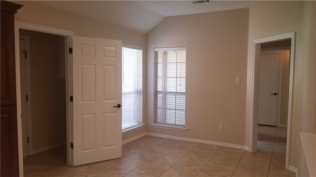 4208 Crossgate Court, Arlington, TX 76016