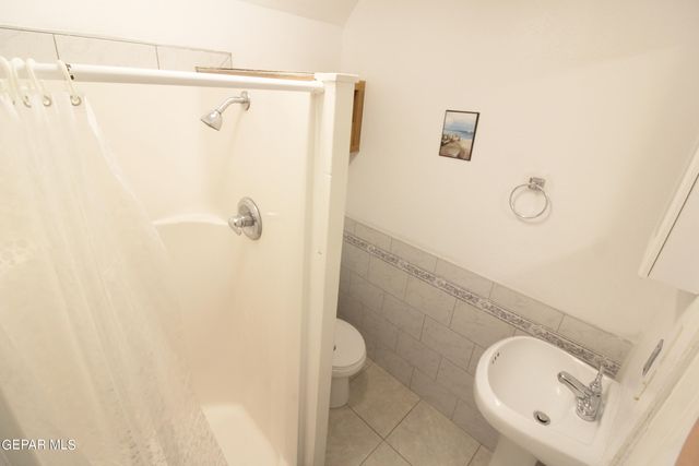 803 Upson 2, El Paso, TX 79902