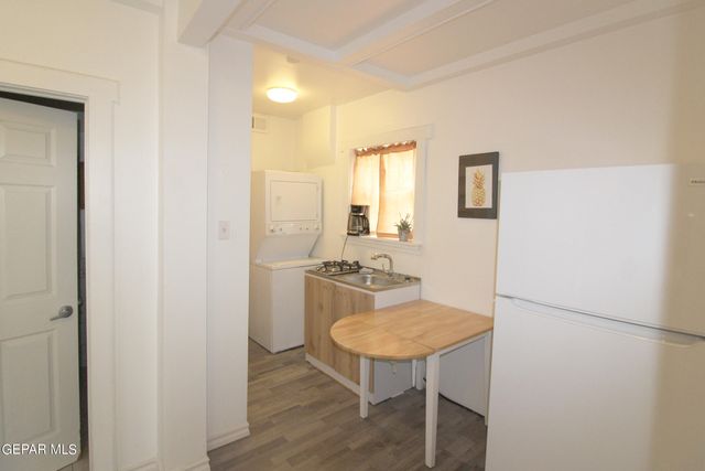 803 Upson 2, El Paso, TX 79902
