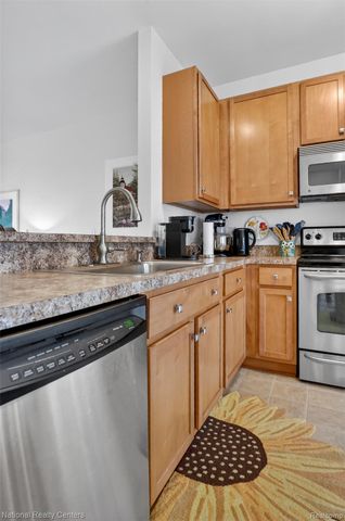 188 Center Boulevard, Wixom, MI 48393