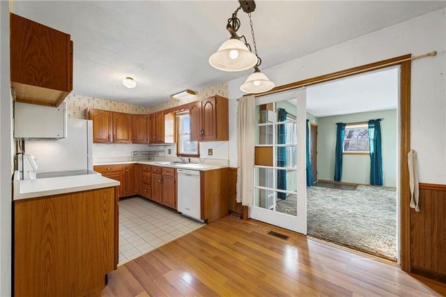 1312 Farview Drive, Independence, MO 64056