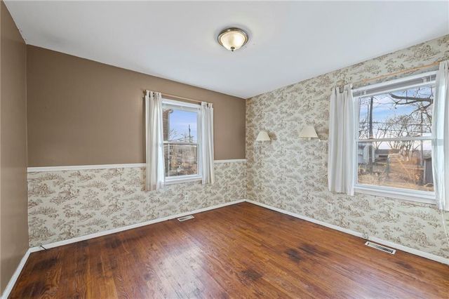 1312 Farview Drive, Independence, MO 64056