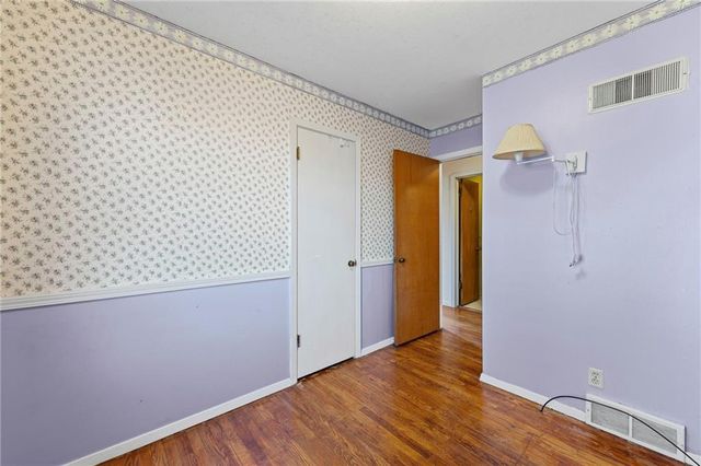 1312 Farview Drive, Independence, MO 64056