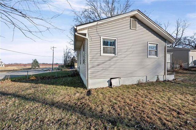 1312 Farview Drive, Independence, MO 64056