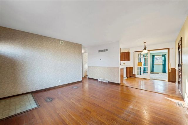 1312 Farview Drive, Independence, MO 64056