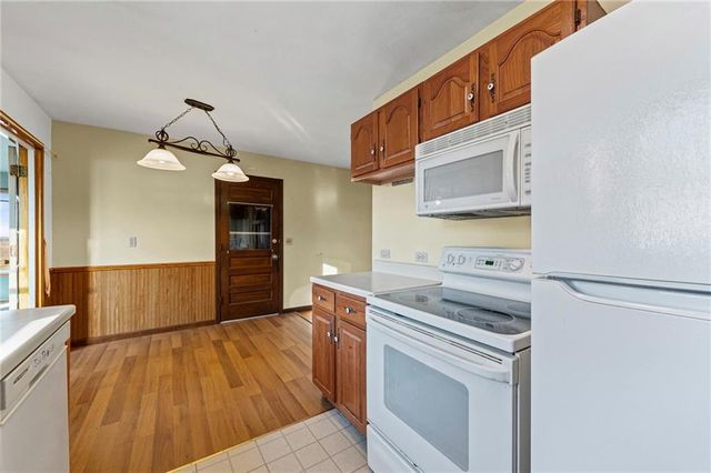 1312 Farview Drive, Independence, MO 64056