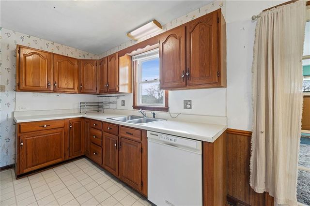 1312 Farview Drive, Independence, MO 64056