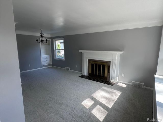 21315 Prestwick Avenue, Harper Woods, MI 48225