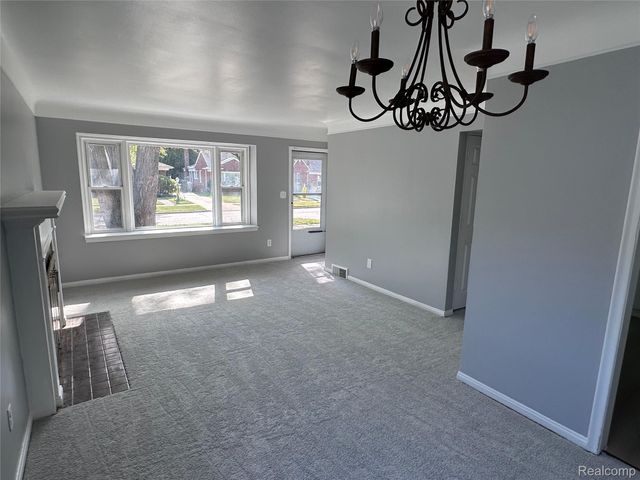 21315 Prestwick Avenue, Harper Woods, MI 48225