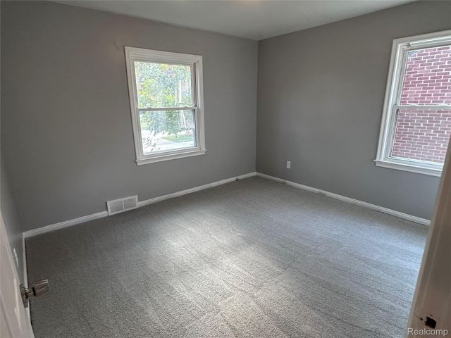 21315 Prestwick Avenue, Harper Woods, MI 48225