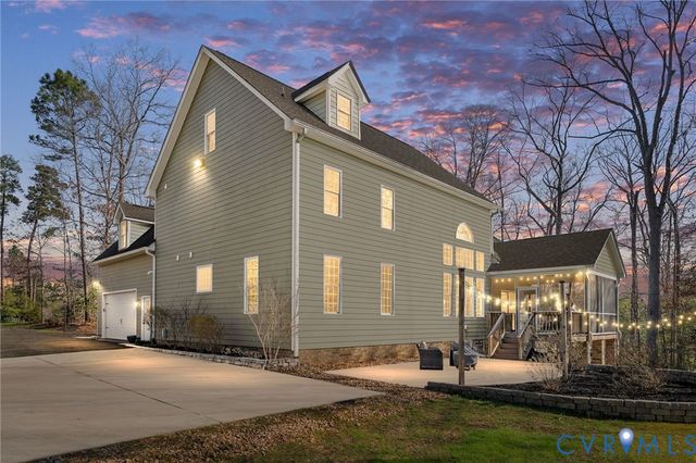 8825 First Branch Ln, Chesterfield, VA 23838