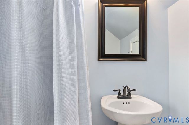 8825 First Branch Ln, Chesterfield, VA 23838