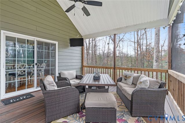 8825 First Branch Ln, Chesterfield, VA 23838