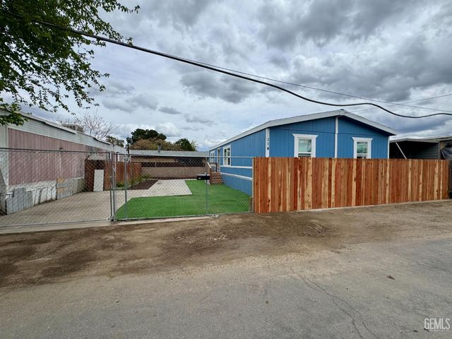 114 Plymonth Avenue, Bakersfield, CA 93308