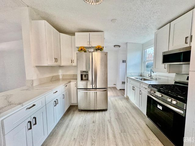 114 Plymonth Avenue, Bakersfield, CA 93308