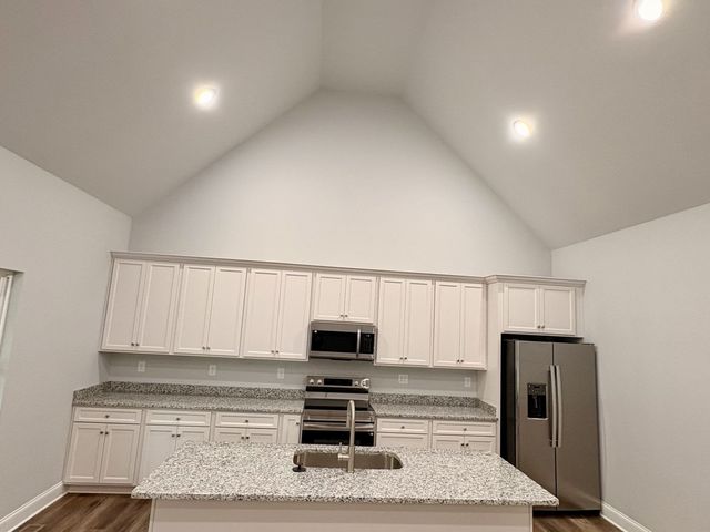 130 Deerwood Ct, Dickson, TN 37055