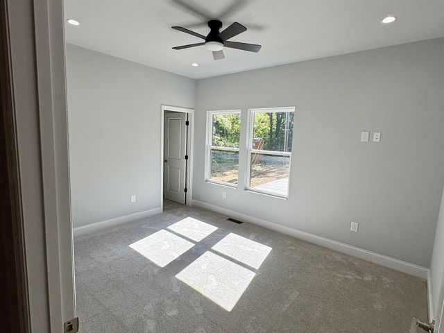 130 Deerwood Ct, Dickson, TN 37055