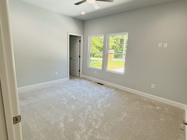 130 Deerwood Ct, Dickson, TN 37055