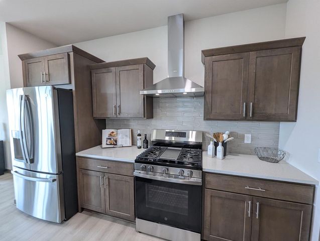 913 Brookview Trail, Mount Horeb, WI 53572