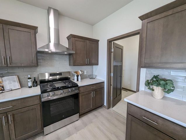 913 Brookview Trail, Mount Horeb, WI 53572