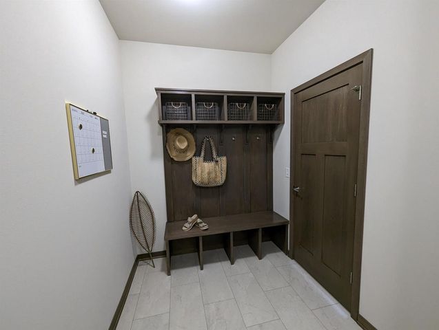 913 Brookview Trail, Mount Horeb, WI 53572