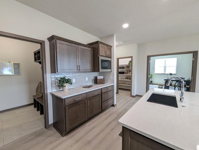 913 Brookview Trail, Mount Horeb, WI 53572
