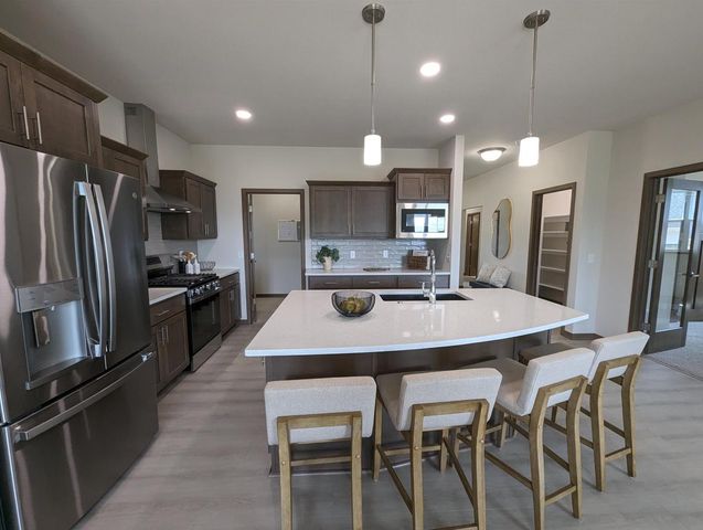 913 Brookview Trail, Mount Horeb, WI 53572