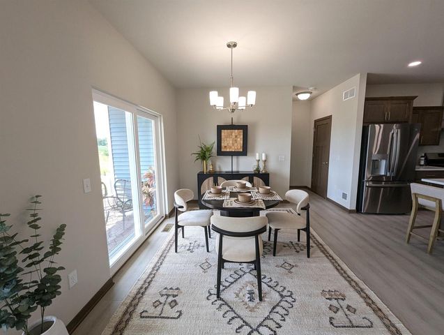 913 Brookview Trail, Mount Horeb, WI 53572